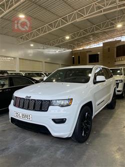 جیپ گراند شیرۆکی